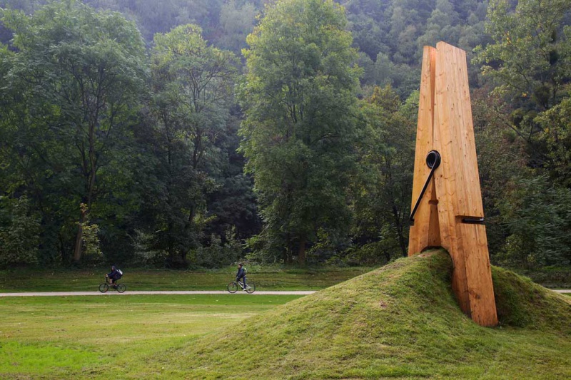File:Clothespin-earth.jpg